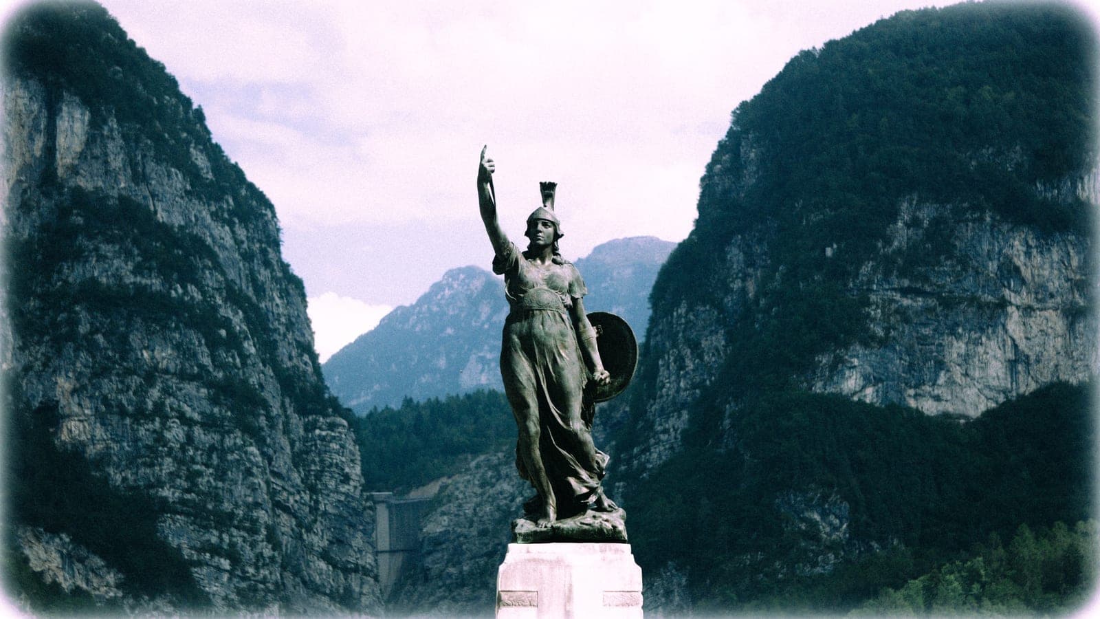 Lago Coldai image 1
